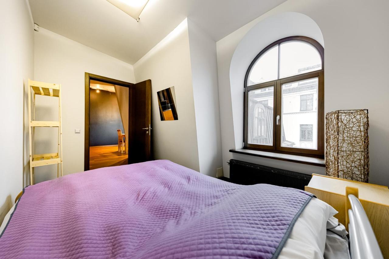 Stylish Mansard In Quite Center Apartment *